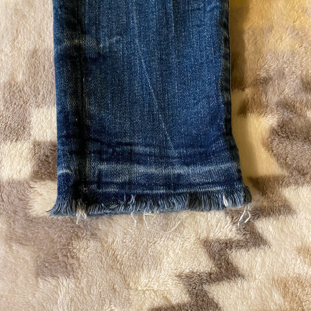 Distressed jeans - Picture 2 of 8